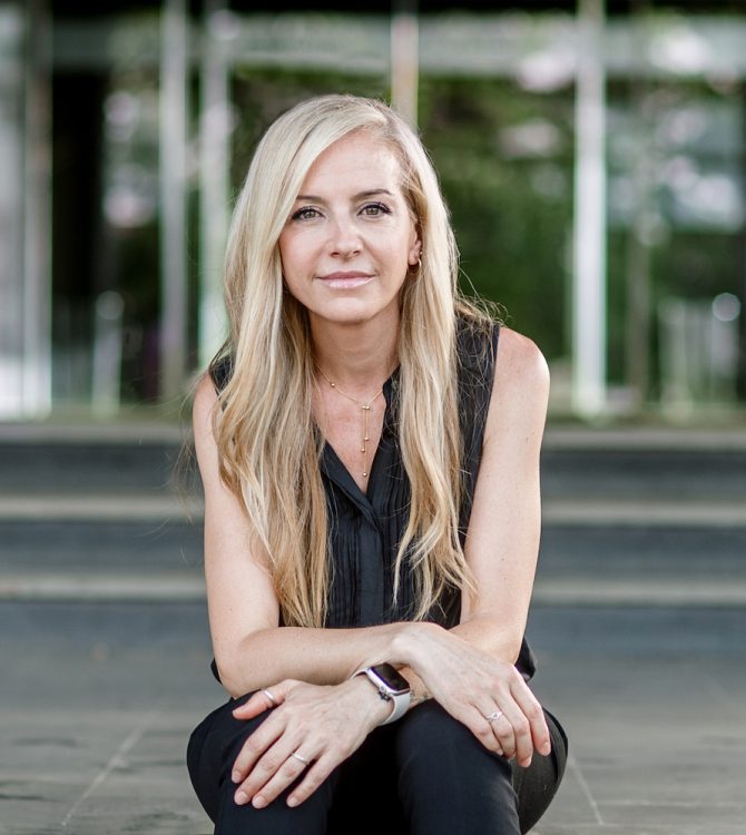 img_nuria_cuerpo_completo_grande